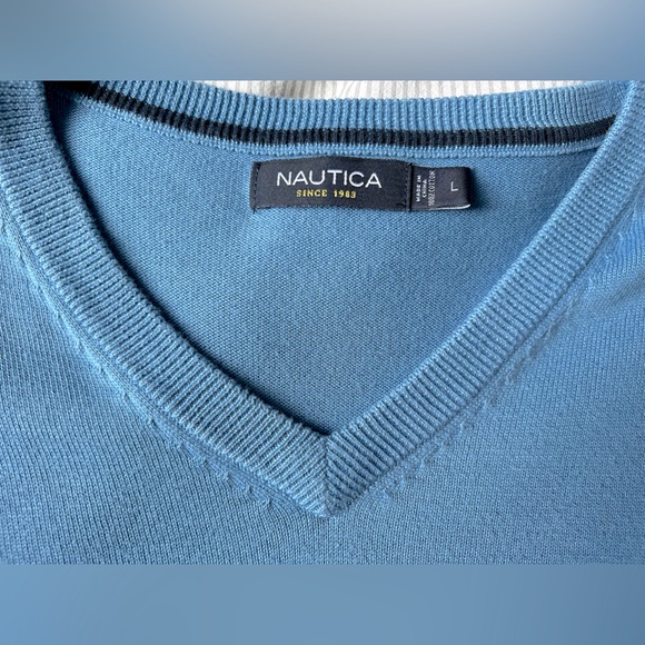Nautica blue sweater V neck in large for men - Picture 5 of 5